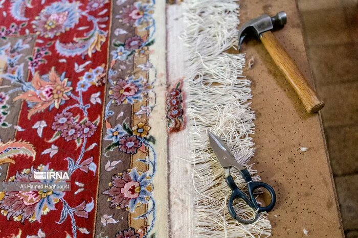 درآمد دلاری ترکیه از دستان پینه بسته رفوگران فرش ایرانی