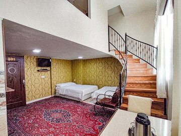 مشهد هزار و ۲۰۰ خانه - مسافر مجوزدار برای اقامت زائران نوروزی دارد