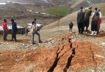 ۱۲ واحد مسکونی در روستای سلوک مهاباد به خاطر رانش زمین تخلیه شد