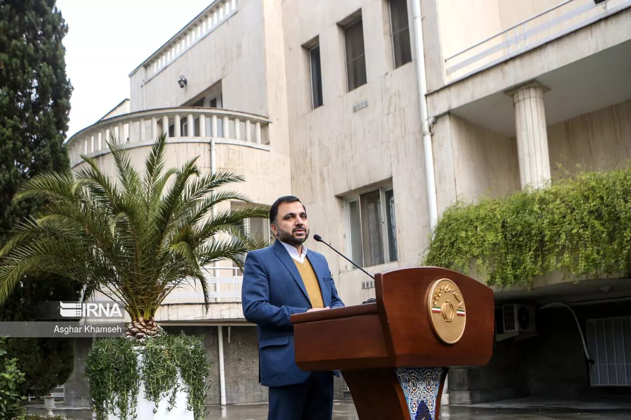 الأقمار الاصطناعية الإيرانية ستضع في المدار الجغرافي خلال السنوات العشر القادمة الأقمار الاصطناعية الإيرانية ستضع في المدار الجغرافي خلال السنوات العشر القادمة