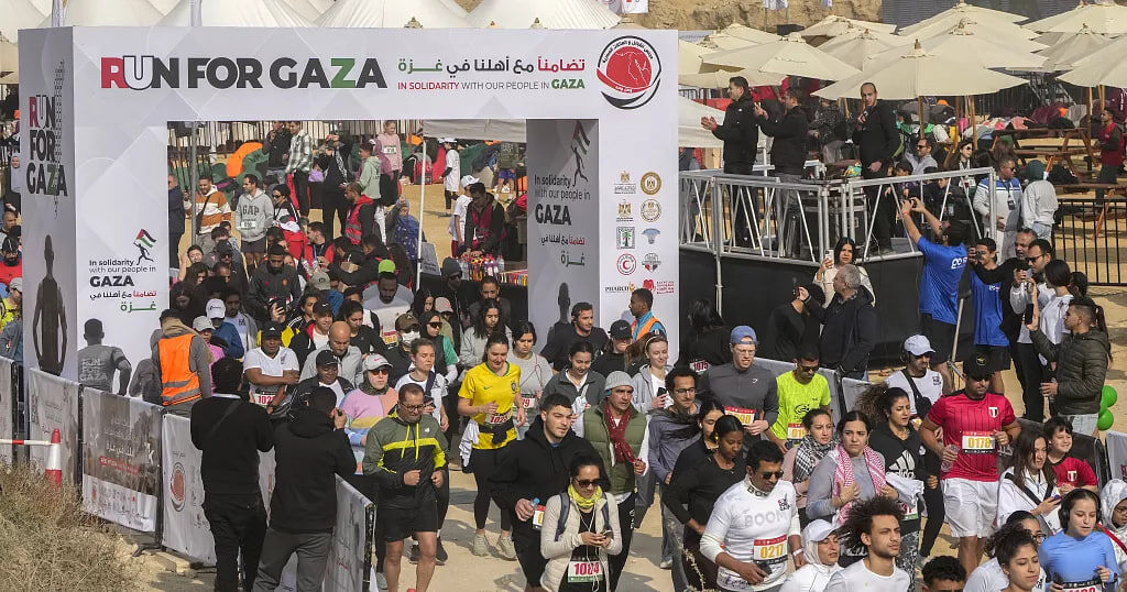 Égypte : 10 000 coureurs de 30 pays participent au marathon « Run for Gaza »