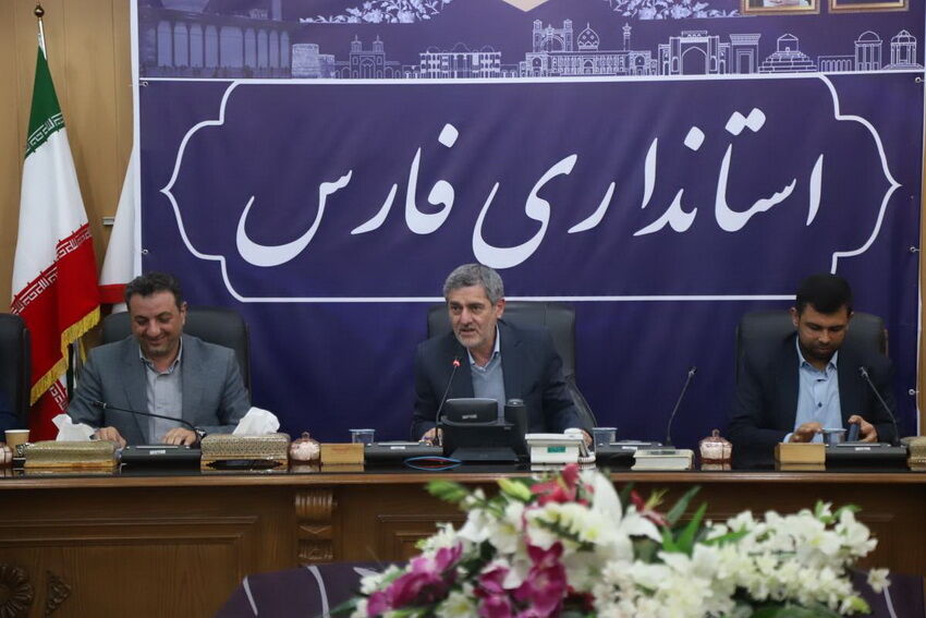 استاندار فارس: موضوع سختی کار رانندگان اتوبوس شهری را در سطح ملی دنبال می کنیم