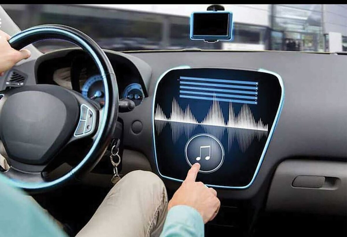 حواست به رانندگی باشه نه موسیقی!