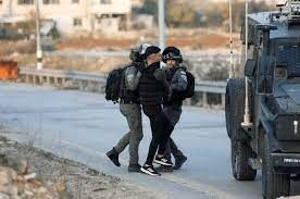 الاحتلال يعتقل 20 فلسطينيا من مناطق مختلفة بالضفة الغربية