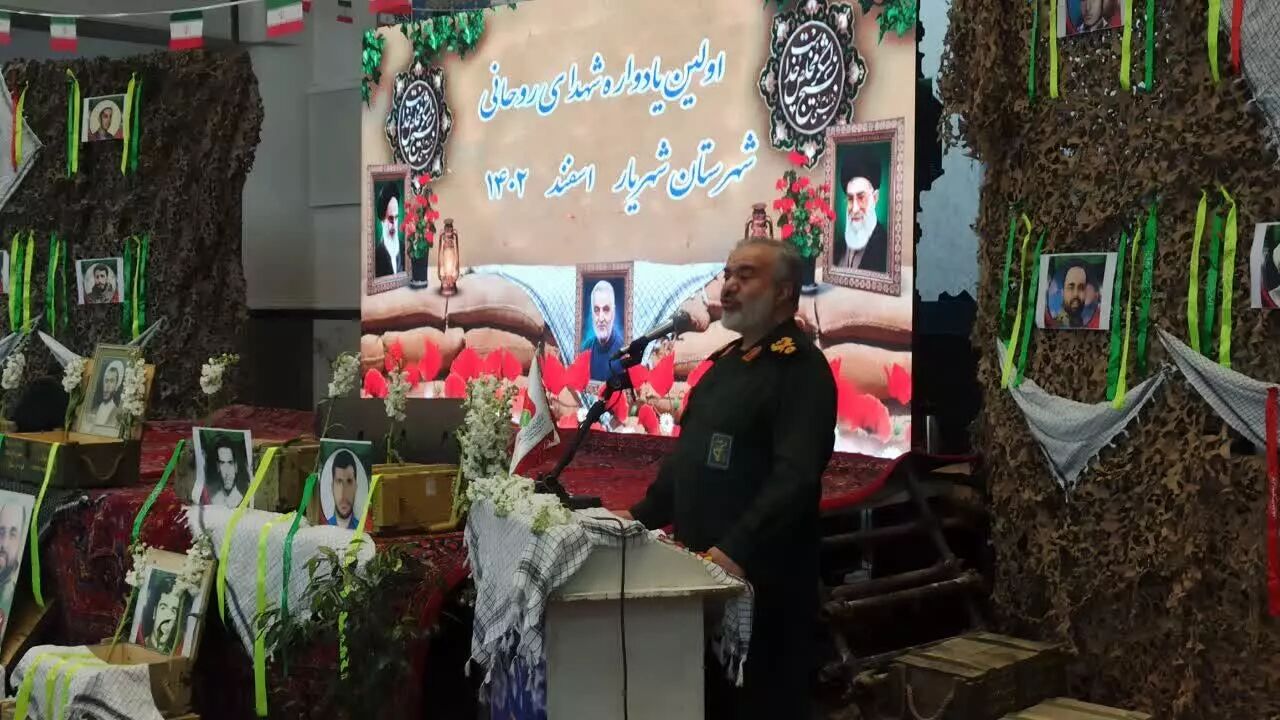 نائب قائد الحرس الثوري: الشعب الإيراني متمسك بمبادئ الثورة بقوة