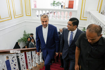 Le chef de la diplomatie iranienne en visite au Sri Lanka