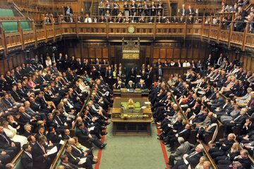 پارلمان انگلیس به یک طرح دو پهلو درباره آتش‌بس در غزه رای موافق داد