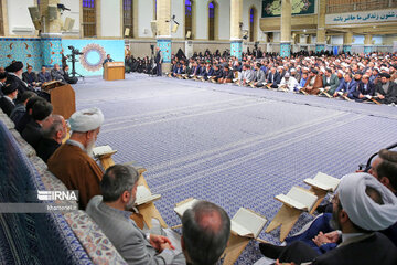 Rencontre des participants du 40ème Concours International du Saint Coran avec le Guide suprême