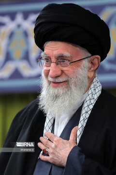 Líder Supremo de Irán recibe a los organizadores del Congreso Nacional de Conmemoración de 24.000 Mártires de Juzestán
