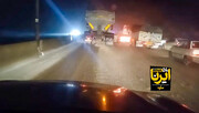 فیلم | برف و کولاک باعث اختلال تردد در آزاد راه ساوه - تهران شد
