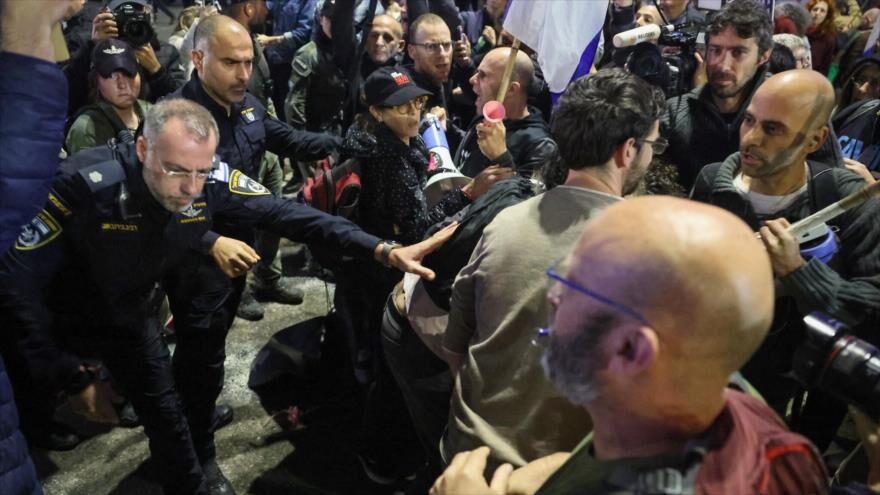 Policía israelí detiene a 18 sionistas en una manifestación en Tel Aviv