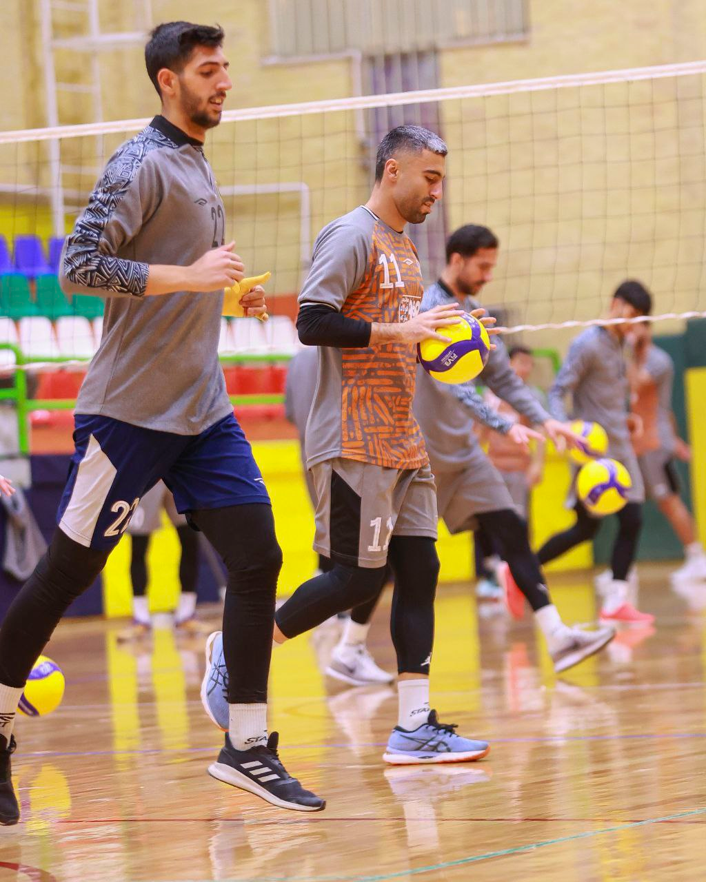 تمرین والیبال بازیکنان سپاهان قبل از تقابل با استقلال + عکس