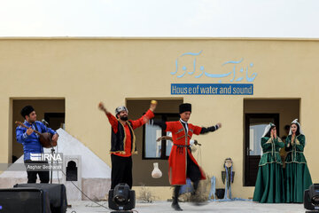 Festival del agua y sonido en el sur de Irán