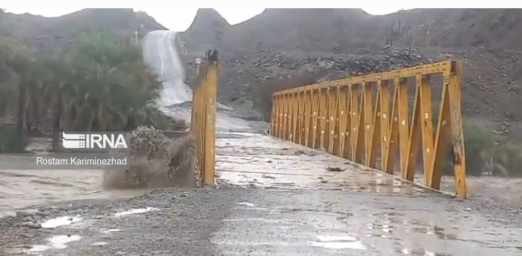 بارش ۱۲۰ میلیمتری باران در نیکشهر ؛ بسته شدن راه بیش از ۲۳۰ روستا