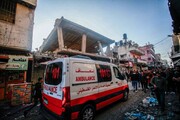 الهلال الأحمر الفلسطيني: قوات الاحتلال تعتدي على المسعفين في مشفى "الأمل" بـ خانيونس
