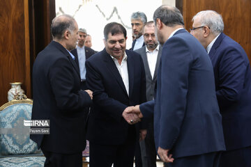El primer vicepresidente de Irán se reúne con el viceprimer ministro de Rusia en Teherán