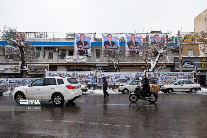 واپسین ساعات مهلت تبلیغات انتخاباتی و تلاش نامزدها در هوای برفی استان مرکزی