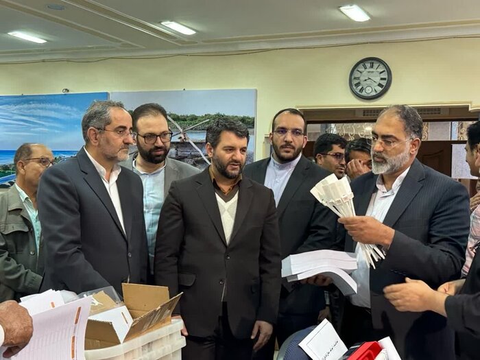 دبیر شورایعالی مناطق آزاد از ستاد انتخابات فرمانداری قشم بازدید کرد