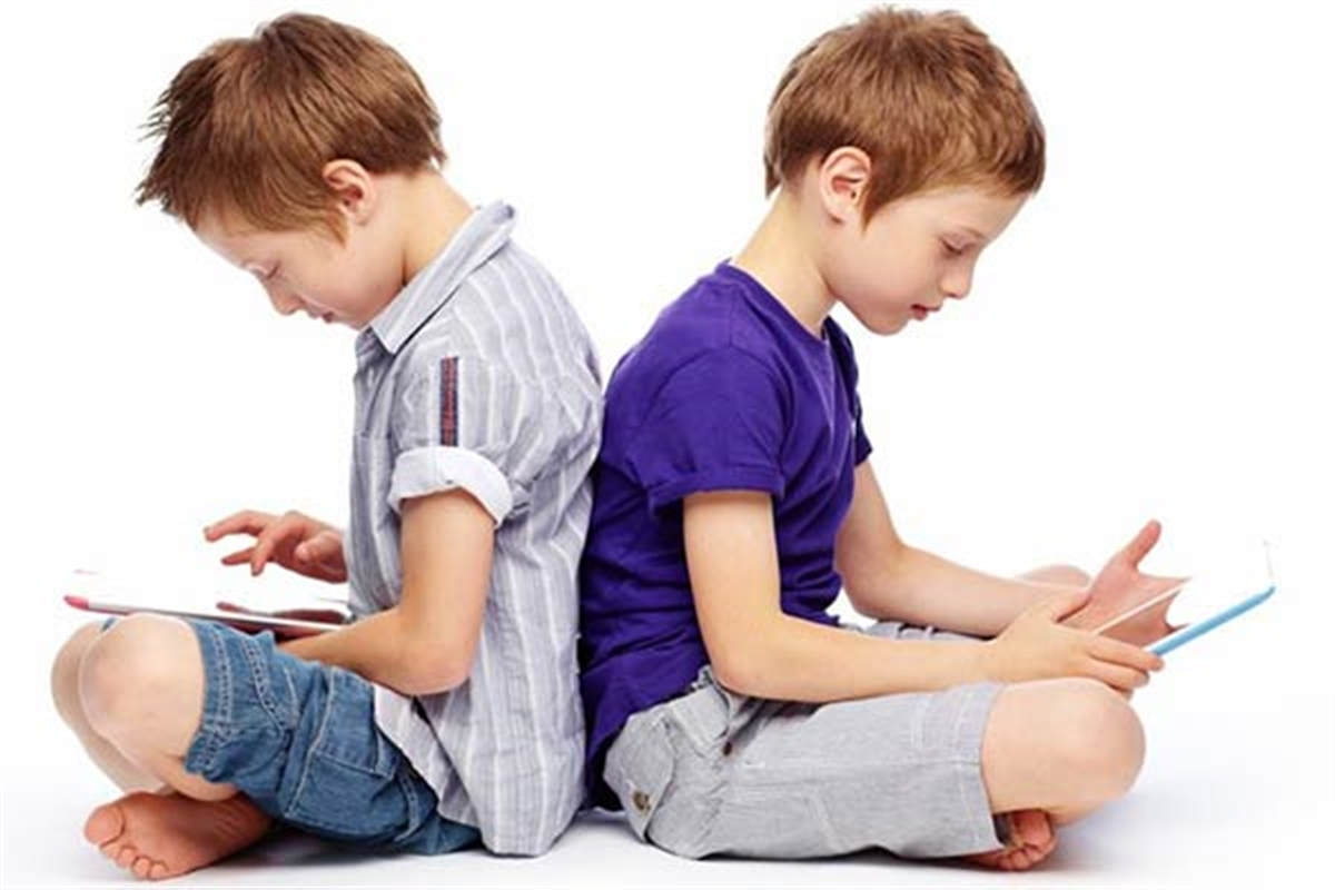 مادران تلفنهمراه خود را به کودکشان بدهند یا خیر؟