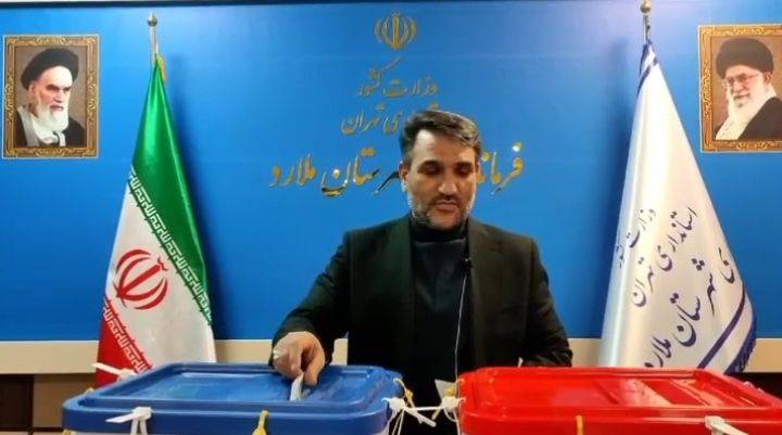 مردم و مسئولان شهرستان ملارد به نیابت از شهدا رای دادند