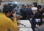 تولیت آستان قدس رضوی رای خود را به صندوق انداخت+ فیلم