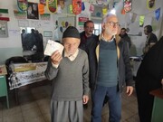 پیرمرد روشندل ۹۲ ساله بابلی پای صندوق رای حاضر شد
