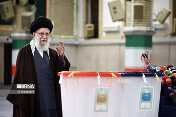 Législatives : Imam Khamenei a voté dès les premières minutes