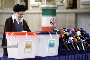 Législatives : Imam Khamenei a voté dès les premières minutes