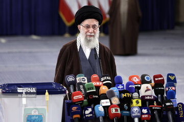 Législatives : Imam Khamenei a voté dès les premières minutes