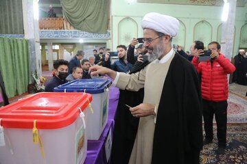 امام جمعه بجنورد بر حضور اول وقت در انتخابات تاکید کرد