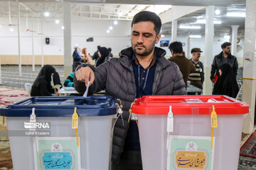 استاندار: ۵۰ درصد افراد واجد شرایط خراسان‌شمالی رای دادند