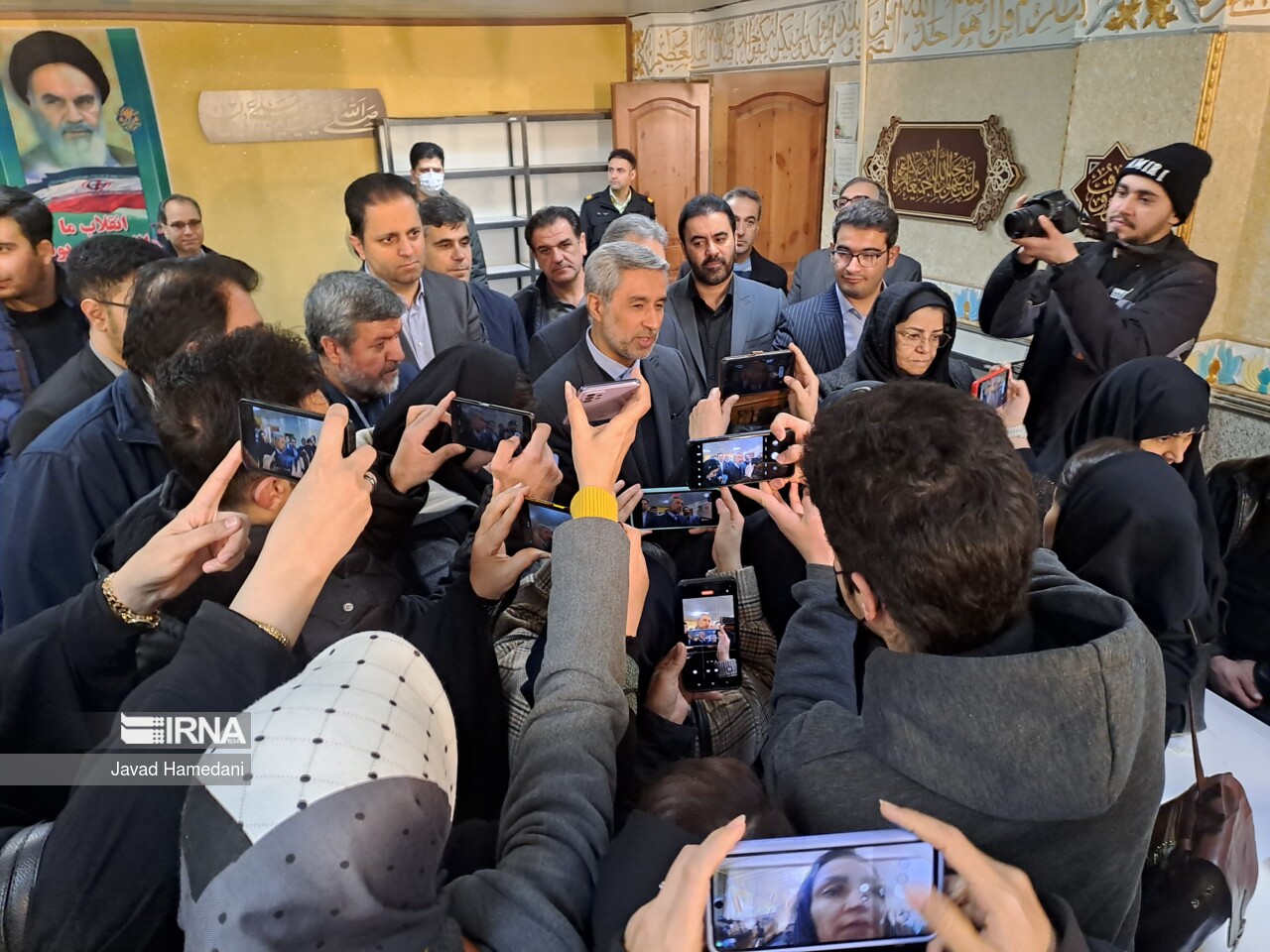 ۴۵۵ خبرنگار و عکاس از همدان در حال پوشش اخبار انتخابات هستند