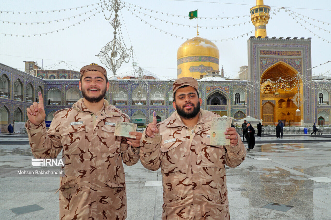 یک میلیون و ۶۰۰ هزار نفر در خراسان رضوی رای دادهاند یک میلیون و ۶۰۰ هزار نفر در خراسان رضوی رای دادهاند