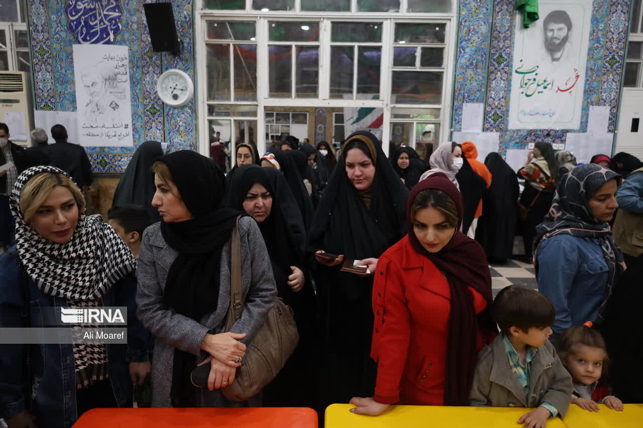 شور سرنوشت‌ساز مردم خوزستان پای صندوق‌های رای/به روزرسانی می‌شود