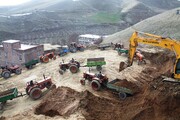 ۹۰۰ تُن خاک سربار محل رانش زمین روستای سلوک مهاباد برداشت شد