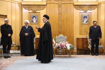 El presidente Raisi parte de Teherán rumbo a Argel