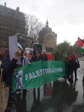 Manifestations à Paris place saint augustin pour rendre hommage a Aaron Bushnell le militaire américain et en guise du soutien au Palestiniens, vendredi 1er mars 2024. 
