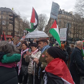 Manifestations à Paris place saint augustin pour rendre hommage a Aaron Bushnell le militaire américain et en guise du soutien au Palestiniens, vendredi 1er mars 2024. 
