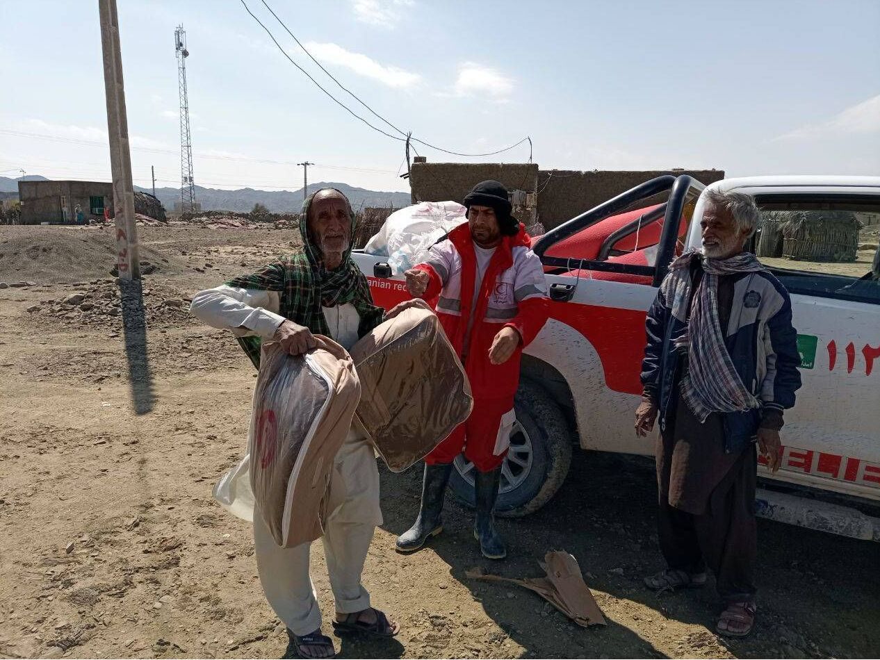 ادامه کمک‌رسانی ۲۰۰ تیم امدادی به سیل‌زدگان سیستان‌ و بلوچستان