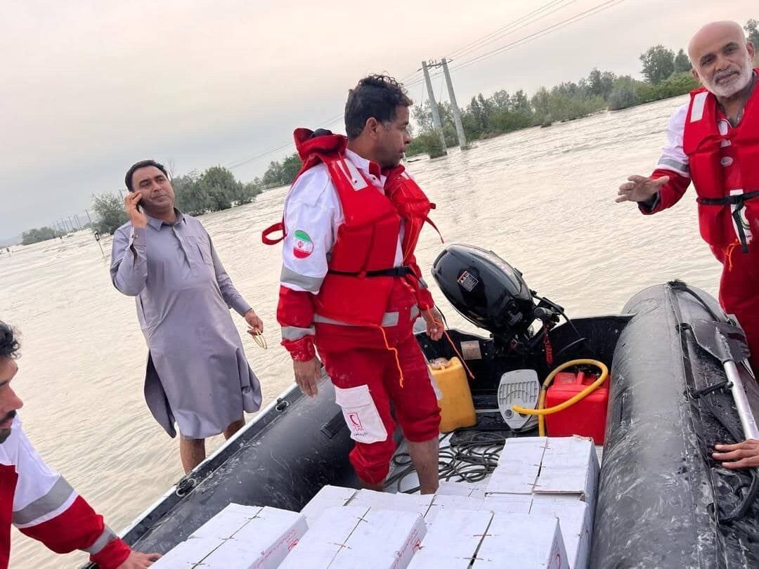 بیش از ۱۰ هزار آسیب دیده سیلاب سیستان و بلوچستان امدادرسانی شدند