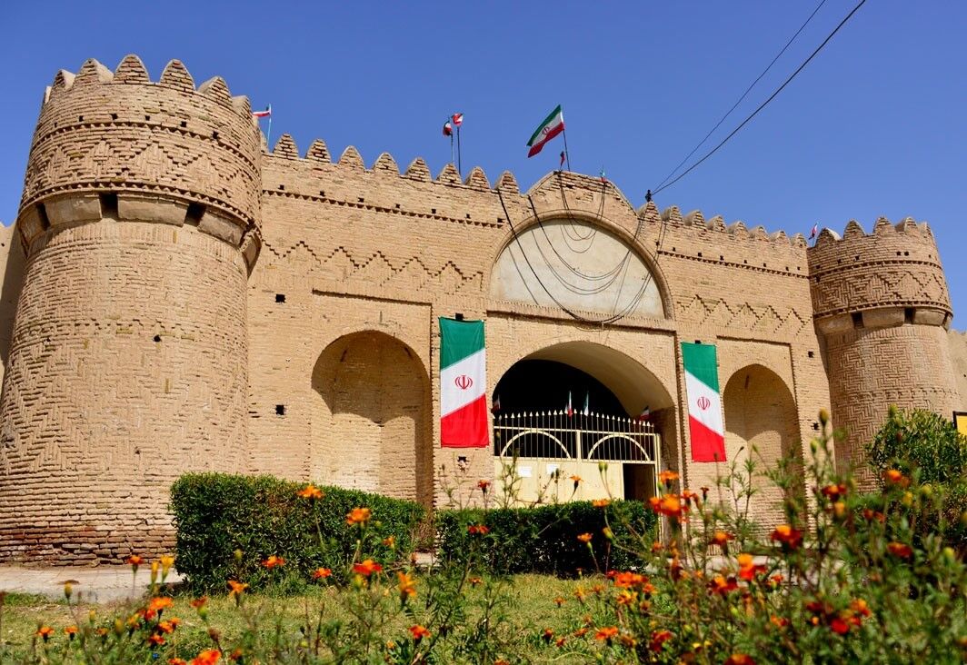 قلعه ناصری ایرانشهر؛ سازهای خشتی از دوره قاجار قلعه ناصری ایرانشهر؛ سازهای خشتی از دوره قاجار