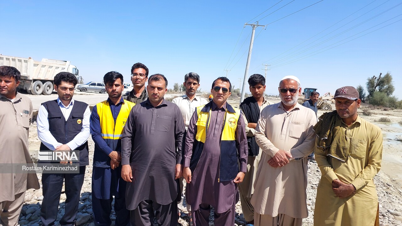 فیلم| برق ۶۴ روستای سیل‌زده جنوب سیستان و بلوچستان وصل شد