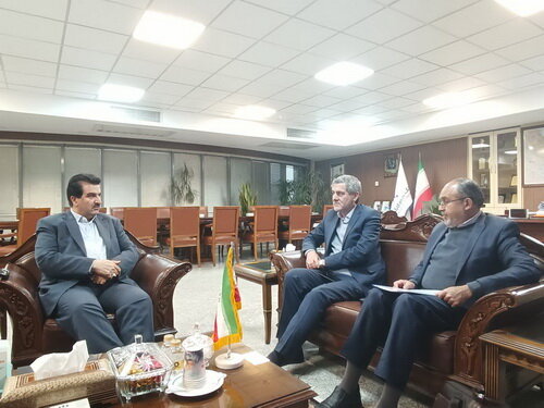 پیگیری برون استانی استاندار فارس: از احداث پالایشگاه تا محرومیت زدایی