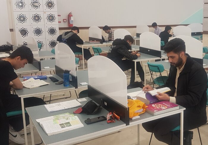 ۷۲ هزار نسخه کتاب به کتابخانه مرکزی قم امانت داده شد