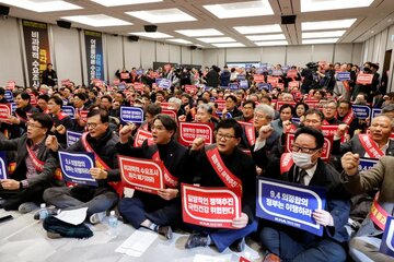 تداوم اعتراض پزشکان در کره‌جنوبی وکاهش محبوبیت رئیس جمهور