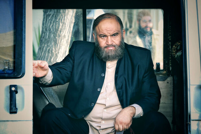 نادر سلیمانی: چتر «ساعت خوش» را سوراخ کردند 1 نادر سلیمانی: چتر «ساعت خوش» را سوراخ کردند/ با آثار چاپلین بغض میکنم