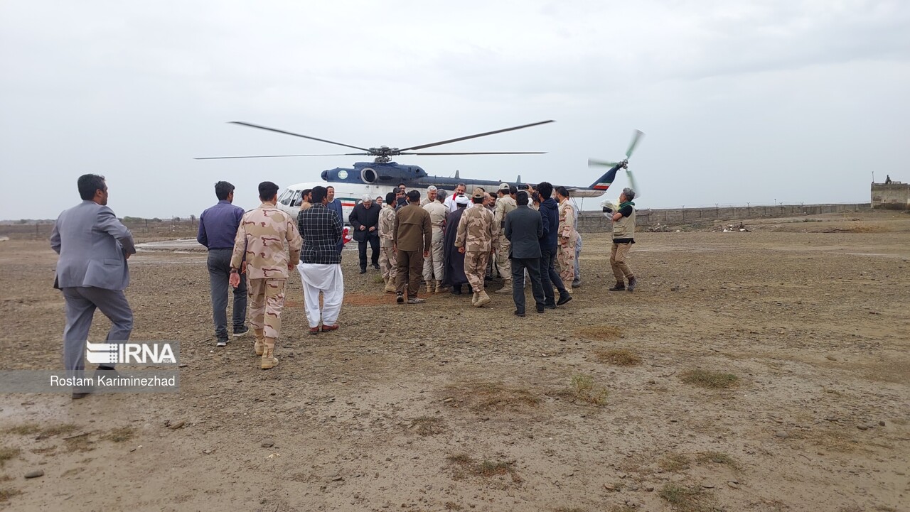 فیلم | تداوم امدادرسانی هوایی در مناطق سیل‌زده سیستان و بلوچستان
