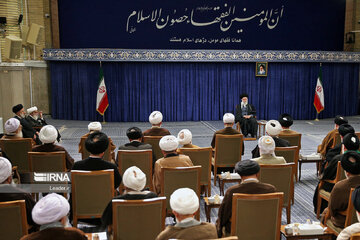 Reunión de los miembros de la Asamblea de Expertos del Liderazgo con el Líder de la Revolución Islámica