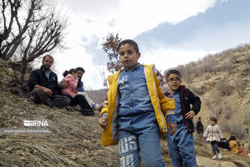 Celebración del Noruz en la aldea de Do Palureh en Kurdistán