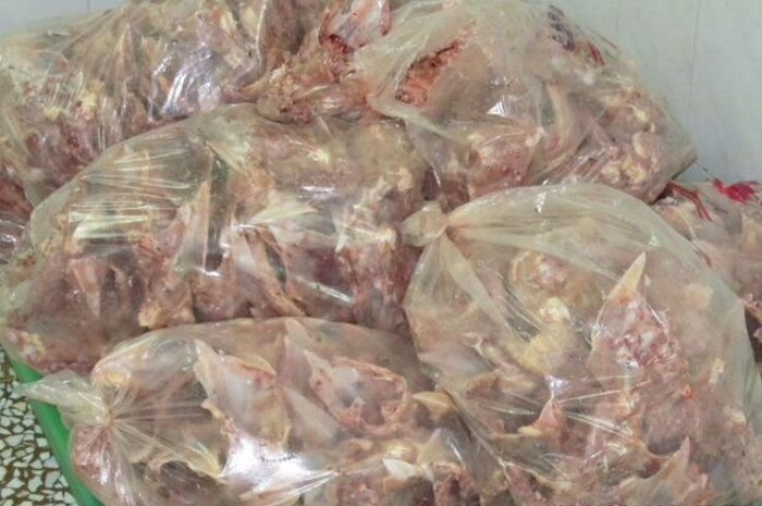 توقیف ۹۰۰ کیلوگرم فرآورده‌ گوشتی بدون مجوز در شهرستان فردوس